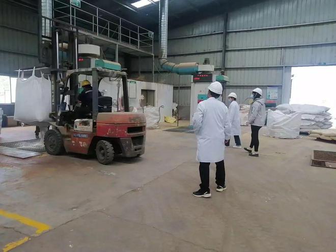 加強隱患排查 筑牢安全防線——萊西市農業(yè)農村局深入現(xiàn)場指導畜禽養(yǎng)殖業(yè)安全生產與飼料生產